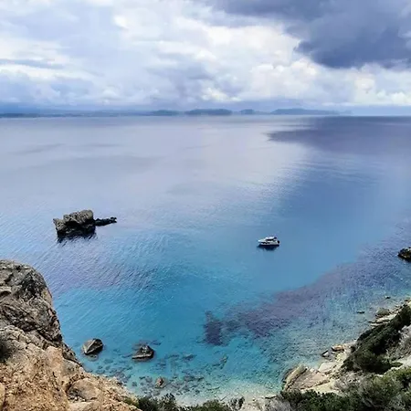 Charming Santantioco With 2-way Air Con Gæstehus