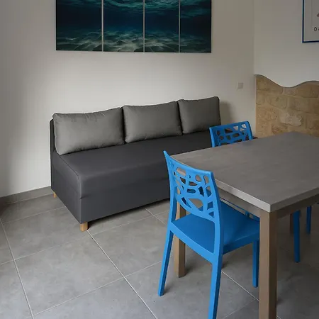 Penzion Charming Santantioco With 2-way Air Con 3*