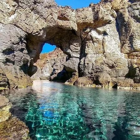 Penzion Charming Santantioco With 2-way Air Con SantʼAntìoco