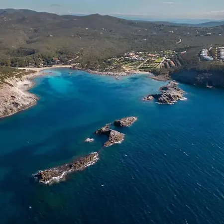 Charming Santantioco With 2-way Air Con