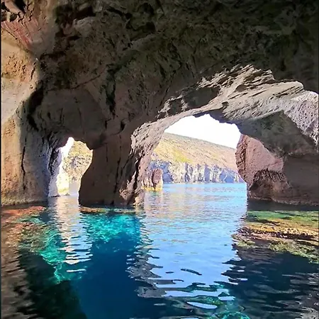 Charming Santantioco With 2-way Air Con Penzion